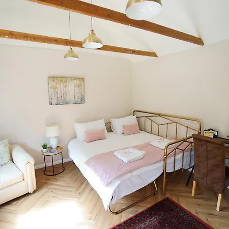 East Lodge Bolney Room photo